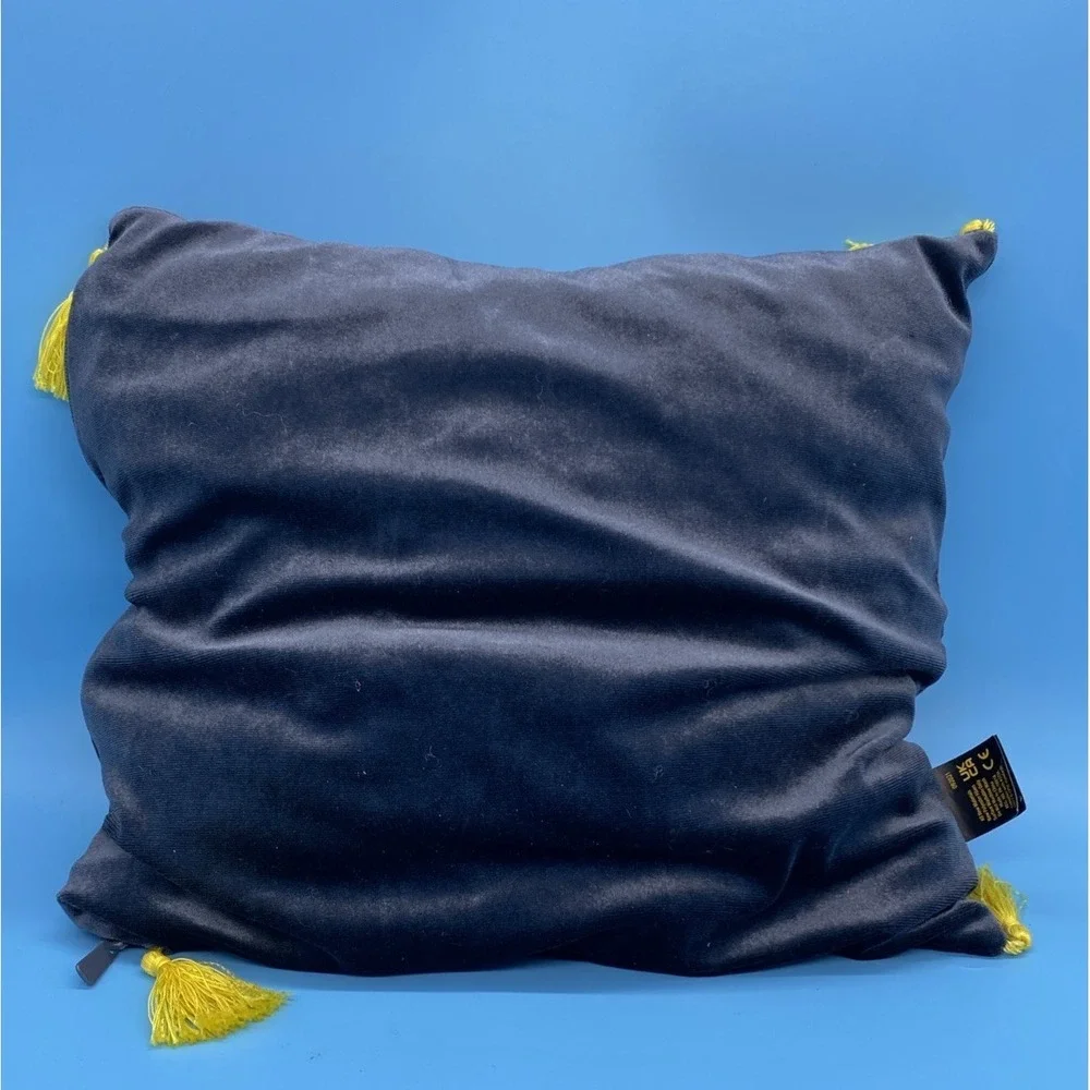 Harry Potter Hufflepuff Velvet Throw Pillow Embroidered Crest Noble Collection